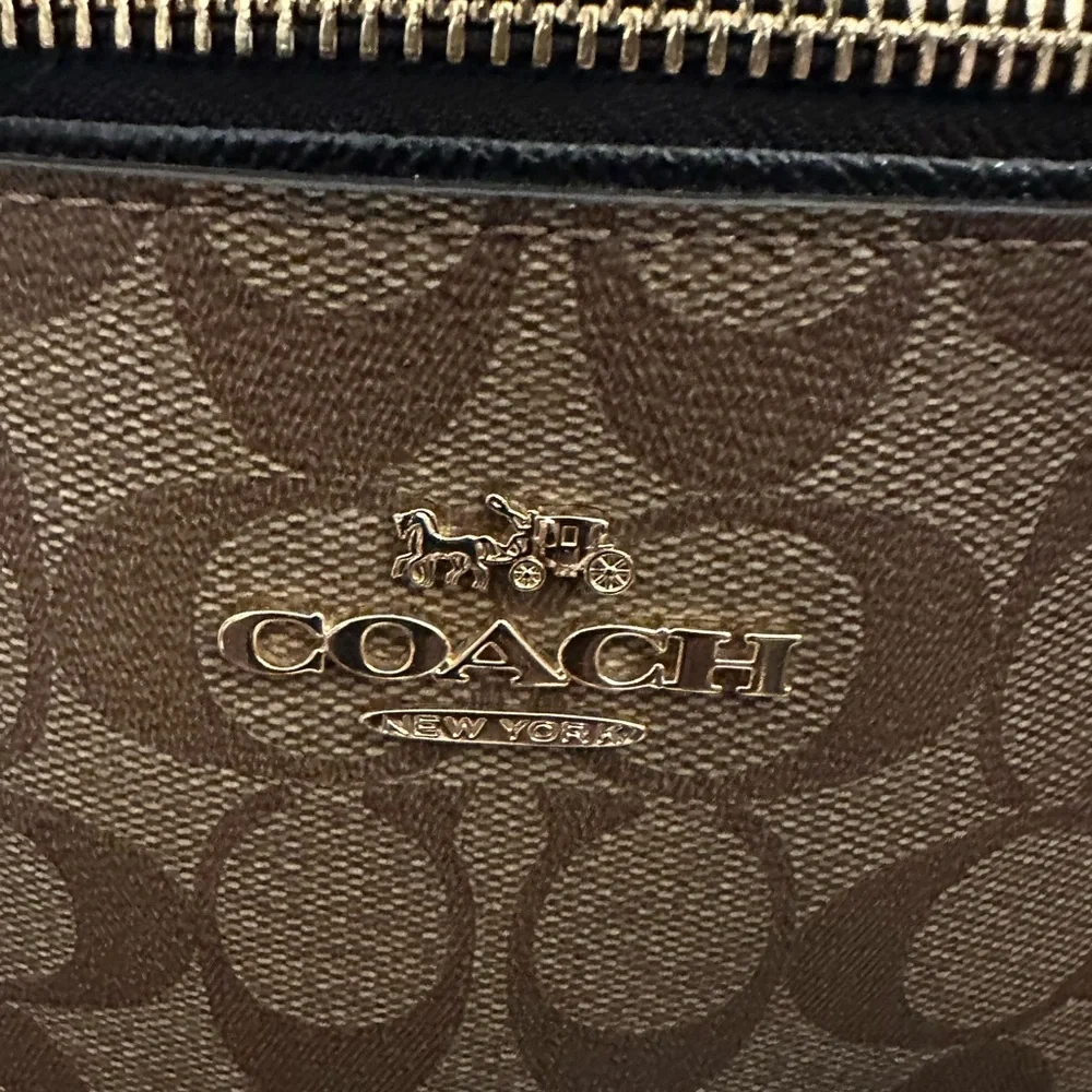 Coach Kenley Backpack Signature Canvas - Picture 2 of 8